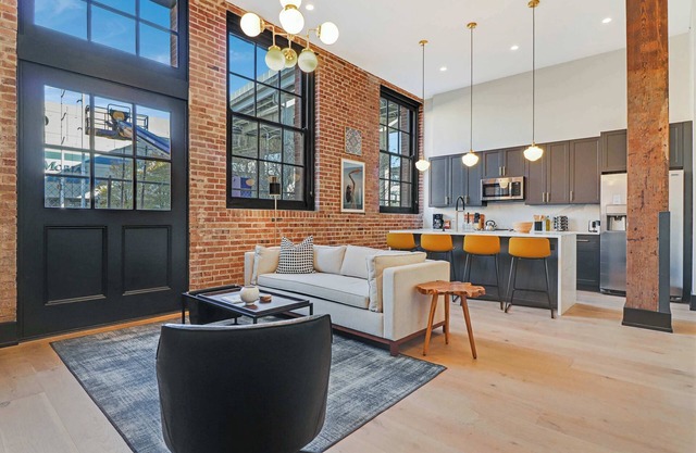 Roami at The Lola | Group Friendly | 6 Bed Combo