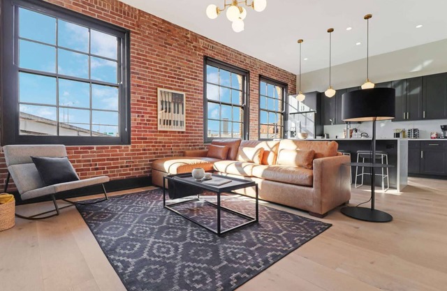 Roami at The Lola | Near French Qtr. | 2 Bedroom