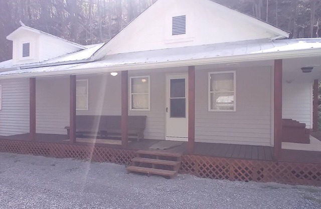 Roaring Creek Cottage