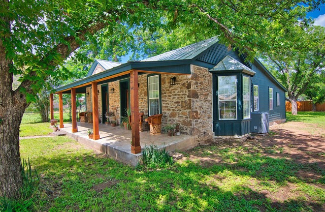 Robin Ave. House