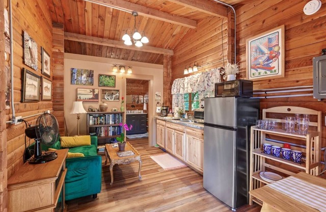 Robins Nest Bungalow