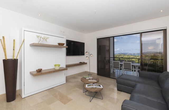 Schöne Luxus Reserva Conchal Condo Terrasse mit Meerblick 2 Schlafzimmer