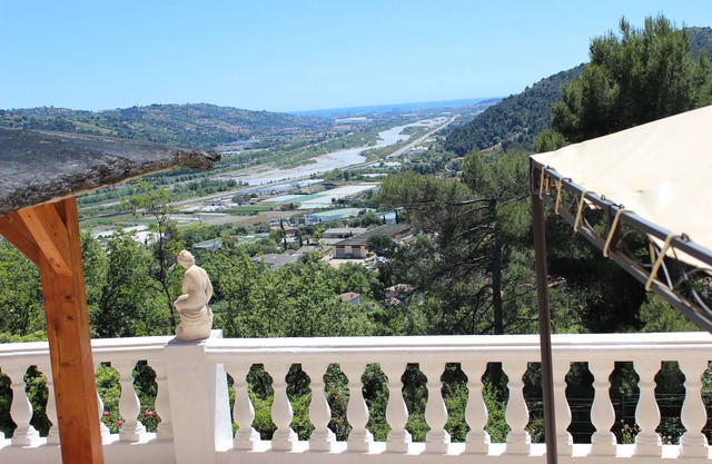 ROCABEL AUTHENTIC CHARM SOUTH-FACING PANORAMIC VIEW OF THE VALLEY AND SEA