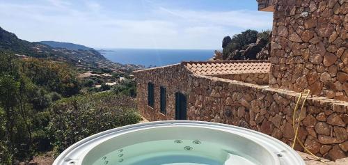 Roccette OndaTURCHESE, Vista Mare e Jacuzzi Privata