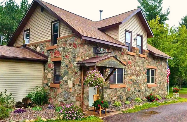 Rock Garden Rental | 3 Beds, comfortable and clean