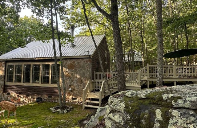 Rock Home I 2MI to Desoto I 3 Acres I Horse Shoes