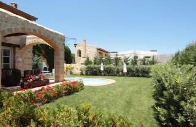 Rock House Villa Rhapsody Abgeschieden mit privatem Pool und Garten sehr ruhig.
