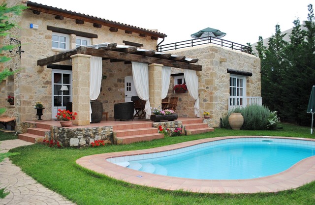 Rock House Villa Rhapsody (2 Schlafzimmer, Schlafmöglichkeiten für 4) mit privatem Garten und Pool