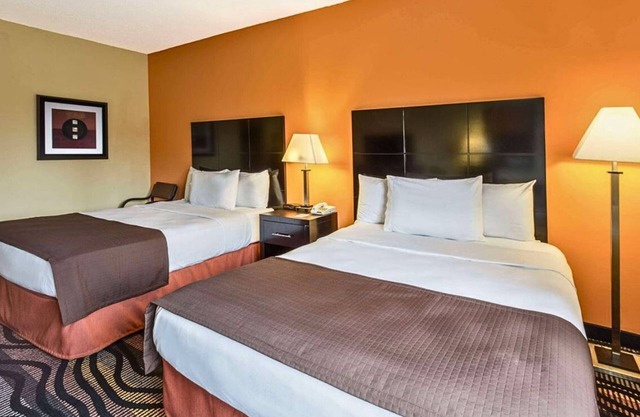 Rock Island Inn & Suites Streator IL