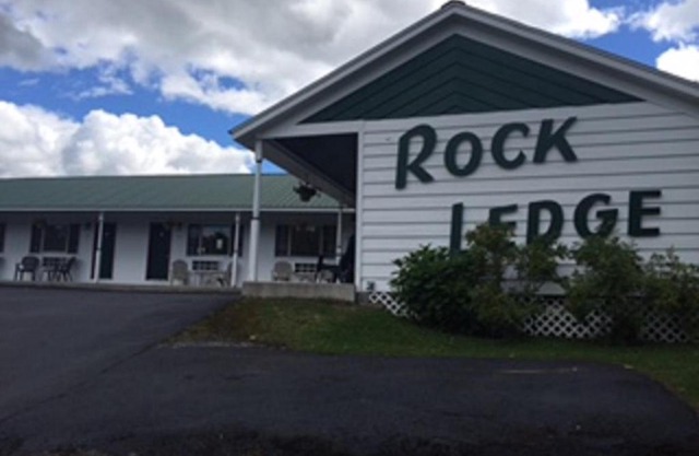 Rock Ledge Motel