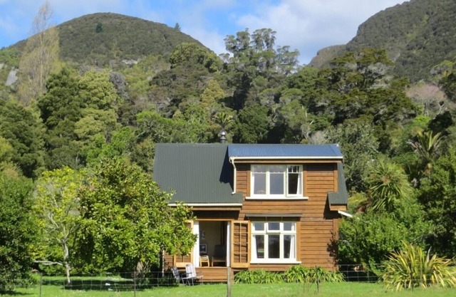 Rock 'n Rata Cottage