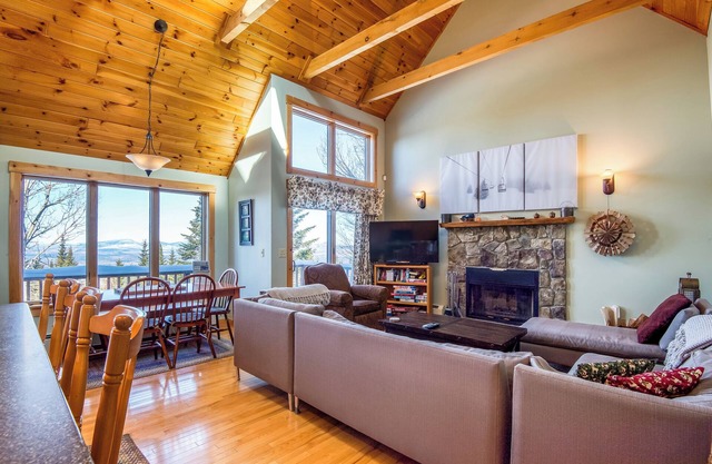 Rock Pond Condo 75 | Beautiful end unit at Saddleback