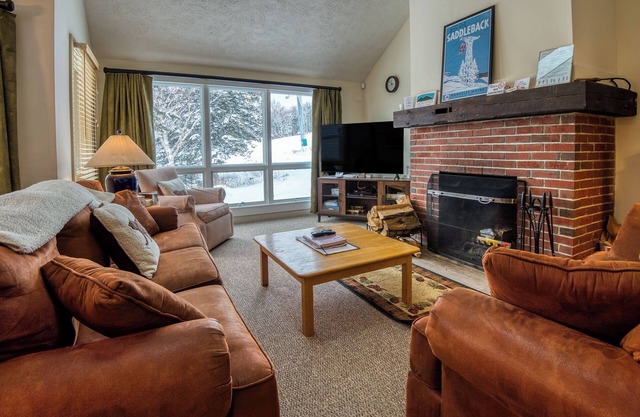 Rock Pond Condo 32 - Large ski in ski out condo for the whole family