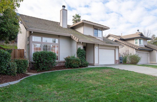 Rocklin Beauty! Garage, Private Yard, Pets Welcome!