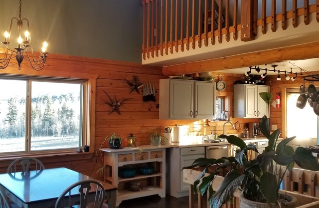 Rocky Mountain Family Friendly cabin with VIEWS that will take you breath away!