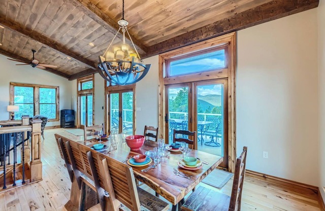 Rocky Mountain Retreat in Rollinsville!
