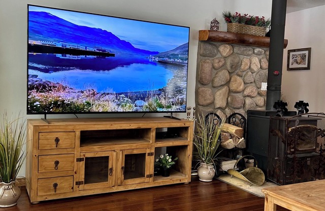 Rocky Mountain Retreat: Private 2 Acres & Hot Tub