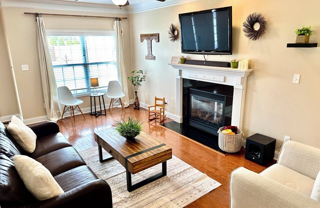 Rocky Top Refuge 15 minutes from UT, downtown, and Turkey Creek!