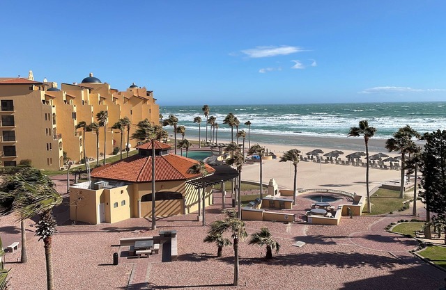 RockyCondo - Princesa B-403 Beach Front 2Bdrm 2Bath Condo