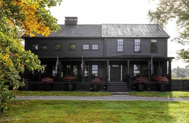 Rode Barns - Farmhouse compound near Hudson
