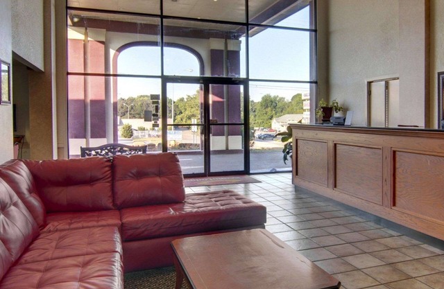 Econo Lodge & Conference Center