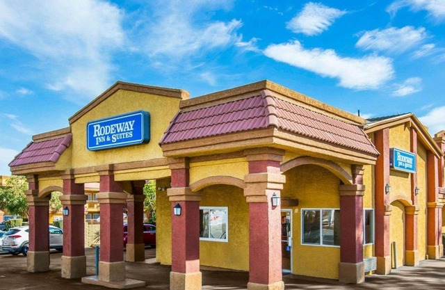 Rodeway Inn & Suites Corona