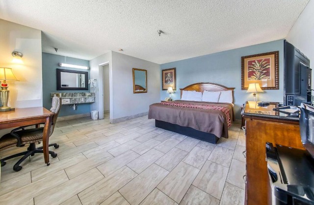 Rodeway Inn & Suites