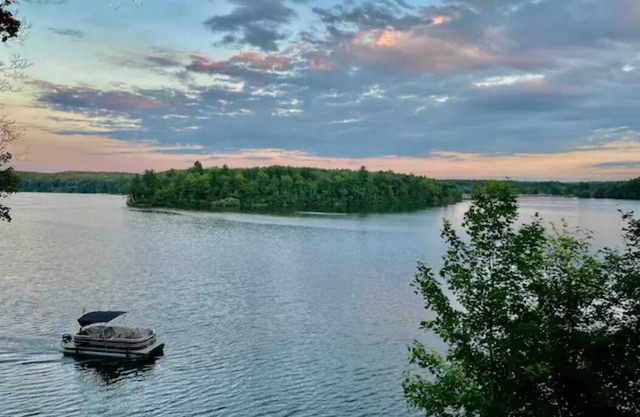 Rogers Pond Luxurious & Romantic Getaway