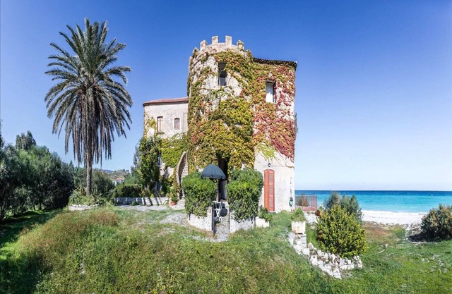 Villa am Meer in Kalabrien mit Garten
