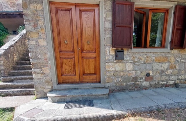 Romantic apartment in the green within walking distance from bike path!