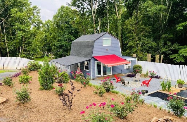 Romantic Barn-House in a Privileged location near DT Woodstock & Lakepoint Sport
