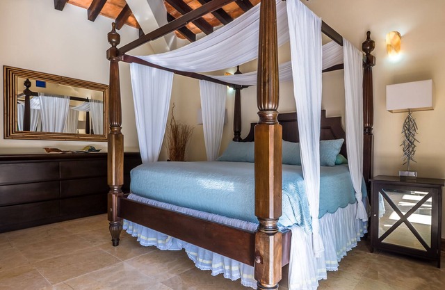 Romantische Bianca Suite mit herrlichem Strand- und Tropenwaldblick