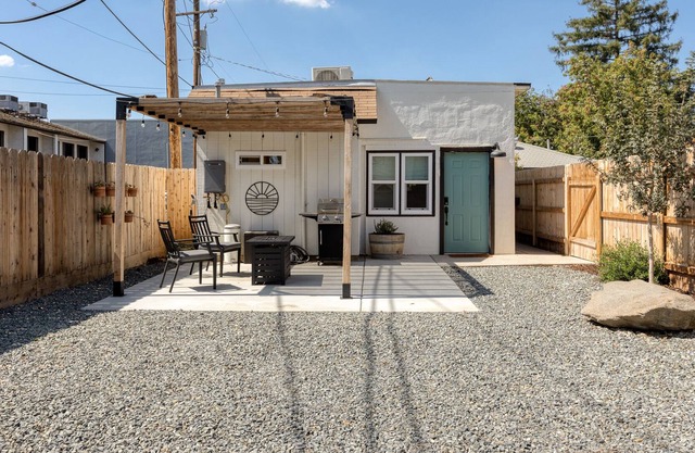 Romantic Casita Revival | Firepit, WiFi