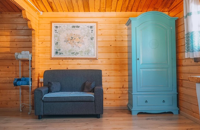 Romantic chalet 2 min from the beach!