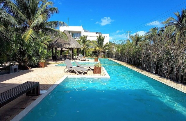 Romantic condo 1 block from Sea Progreso East