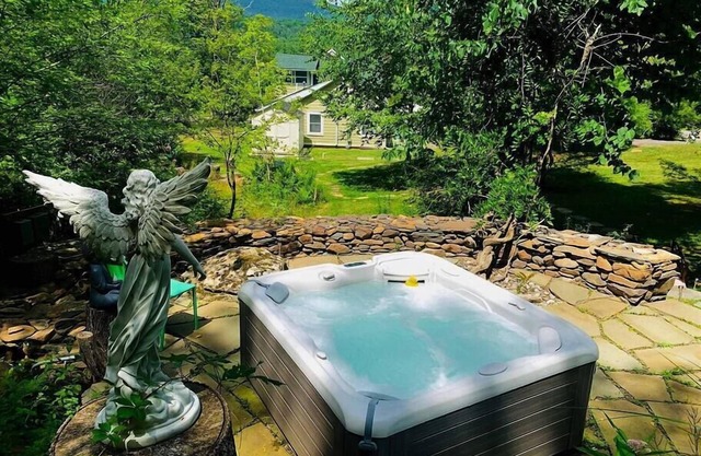 Neue magische romantische Catskills Cottage nr Woodstock - Whirlpool und herrliche Aussicht!