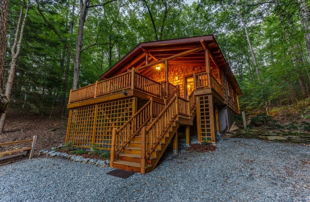 Toccoa River am 6-12-19 bestückt !! Bringen Sie Ihre Angelruten mit !! Privates Dock mit Schritten!