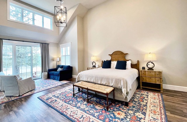 Luxurious Couples Suite on Private Resort in the Poconos!