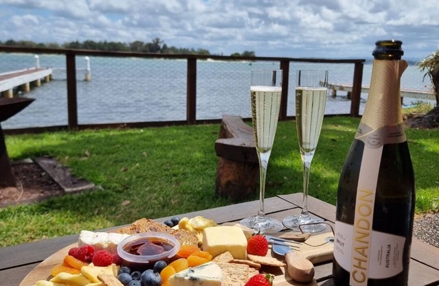 Zuflucht am Wasser bei „Serenity by the Lake“