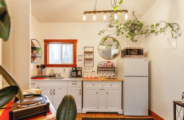 Romantic 1BR/Private Deck/2Person Tub/Insta-Worthy