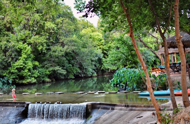 Romantic Getaway Cabin on Creek! Relax and unwind surrounded by nature! - RC23