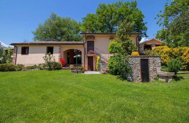Ferienhaus mit Salzwasserpool in Selci