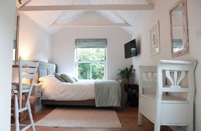 Romantic hideaway - newly converted studio in Kent