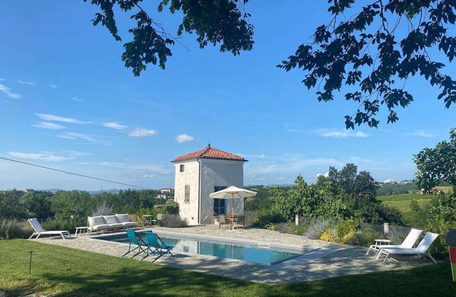 Romantic Italian Villa in the Langhe w/swimming pool