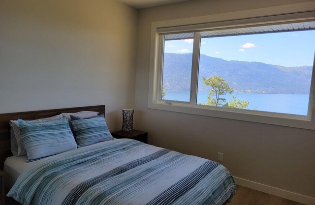 Romantic Lake View in Kelowna