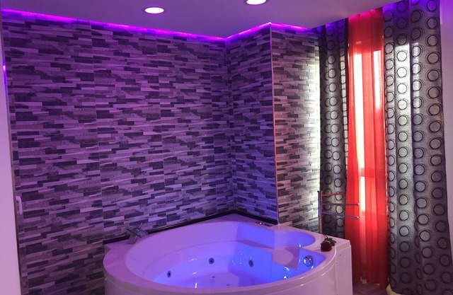 Romantisches Loft mit JACUZZI