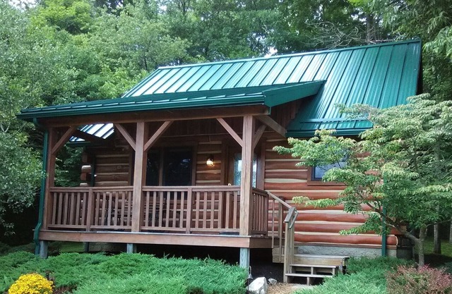 Romantic log cabin getaway--45 min NW of Indianapolis