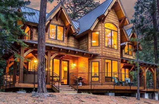 Romantic Luxury Home / Cabin, privater Whirlpool in einer spektakulären Umgebung am Tumalo Lake in Bend, Oregon