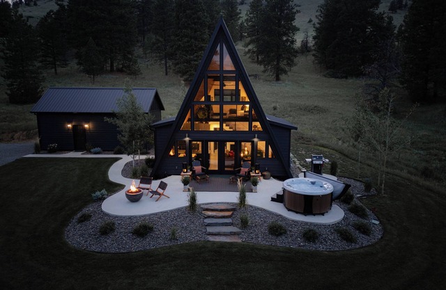 Romantic Montana A-Frame | Hot Tub & Views