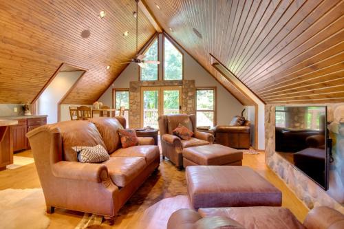 Romantic River Retreat in Gassville